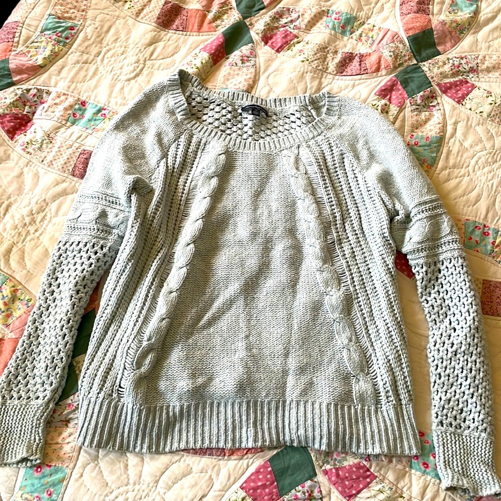 American Eagle 🦅 knit sweater